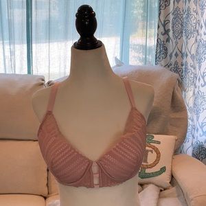NWOT Victoria’s Secret 34DD Bra